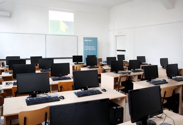 В ИТ академията на VMware вече се обучават над 60 студенти от Софийски университет 